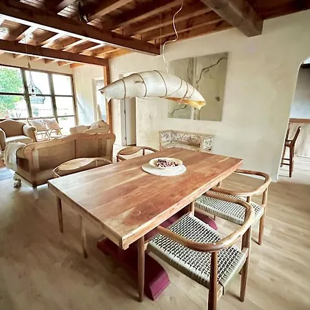 Casa Con Encanto En Nyaraló